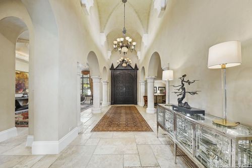 640 Terrell Rd, Terrell Hills, TX, 78209-6131 | Card Image