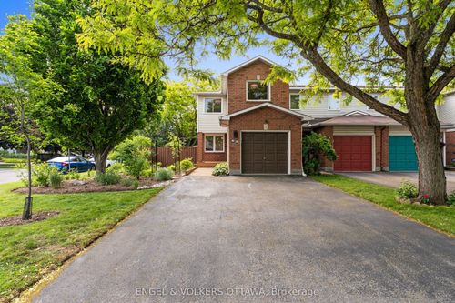 68 Thornbury Cres, Nepean, ON, K2G6C4 | Card Image