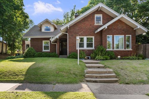 1187 27th St, Moline, IL, 61265-2316 | Card Image