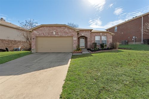 2528 Big Spring Dr, Fort Worth, TX, 76120-5620 | Card Image