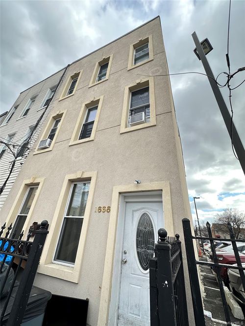 16 Jefferson Ave, Ridgewood, NY, 11385-4729 | Card Image