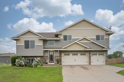315 N Benet Ave, Rush City, MN, 55069-4408 | Card Image