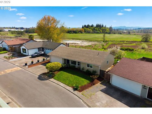 1365 Se Duke Dr, Hillsboro, OR, 97123-5082 | Card Image
