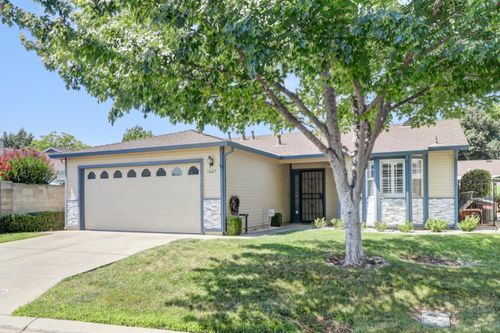 7407 Sunborough Ln, Sacramento, CA, 95828-6237 | Card Image