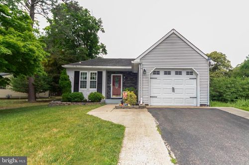 6 Stoneham Pl, WHITING, NJ, 08759-1730 | Card Image