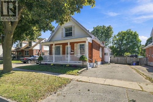 325 Chatham St, Brantford, ON, N3S4H7 | Card Image