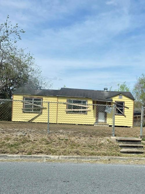 319 E Ricky Crossland Ave, Elsa, TX, 78543 | Card Image