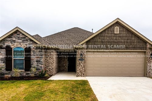 4230 W Divide Dr, Fayetteville, AR, 72704-4031 | Card Image