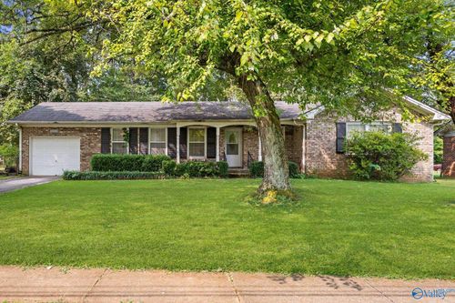 2705 Trail Ridge Rd Nw, Huntsville, AL, 35810-3557 | Card Image