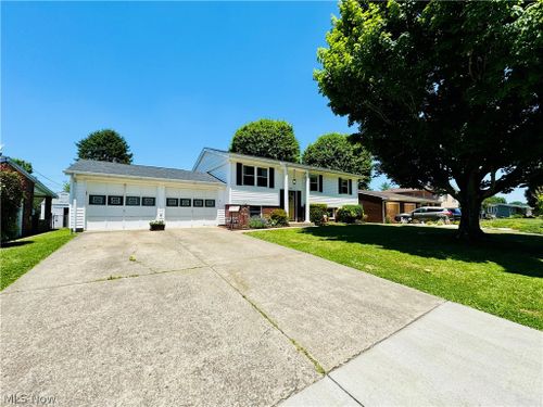 631 Ruby St, Belmont, WV, 26134-9706 | Card Image