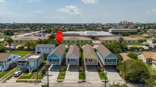 2311 67th St, Galveston, TX, 77551-1322 | Card Image