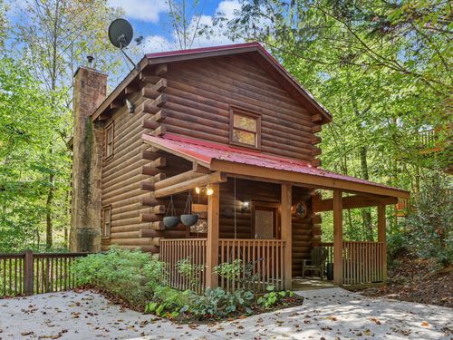 530 Ogle Dr, Pigeon Forge, TN, 37863 | Card Image