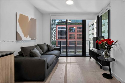 712b-121 Ne 5th St, Miami, FL, 33132 | Card Image
