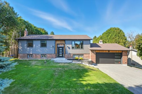 22 Young St, Uxbridge, ON, L9P1B9 | Card Image