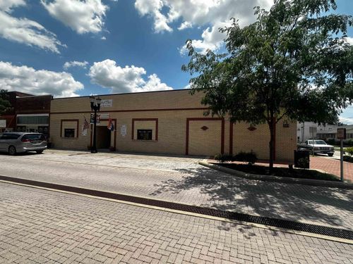 301 E 4th St, Huntingburg, IN, 47542-1259 | Card Image