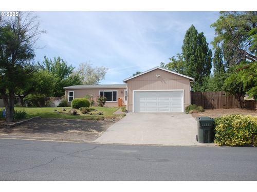 1585 Cottonwood Dr, Arlington, OR, 97812-2040 | Card Image