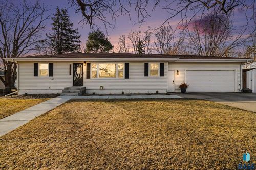 4701 W 37th St Street, Sioux Falls, SD, 57106 | Card Image