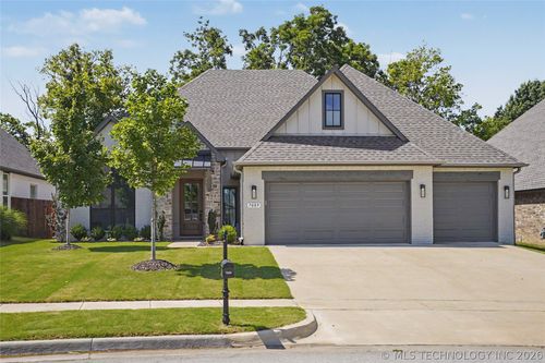 7009 E Oakland St, Broken Arrow, OK, 74014-2564 | Card Image