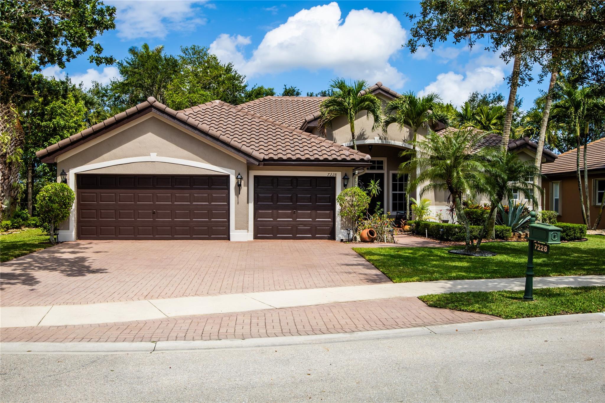 108th Ave, Parkland, FL 33076
