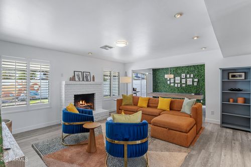 8619 E El Charro Ln, Scottsdale, AZ, 85250-6324 | Card Image