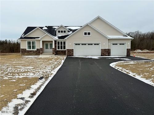 6916 S Raccoon Rd, Canfield, OH, 44406-8100 | Card Image