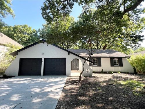 718 Ne Mulberry Street, Lees Summit, MO, 64086 | Card Image