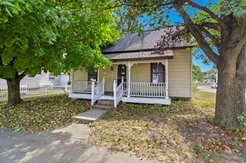 101 W 2nd St, Frazeysburg, OH, 43822-9675 | Card Image