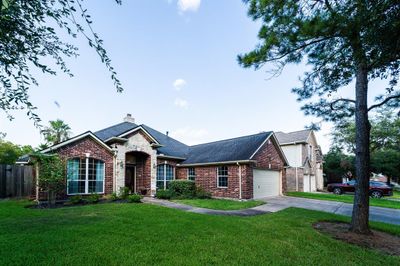 6003 Will Point Lane, House other with 3 bedrooms, 2 bathrooms and null parking in Richmond TX | Image 2