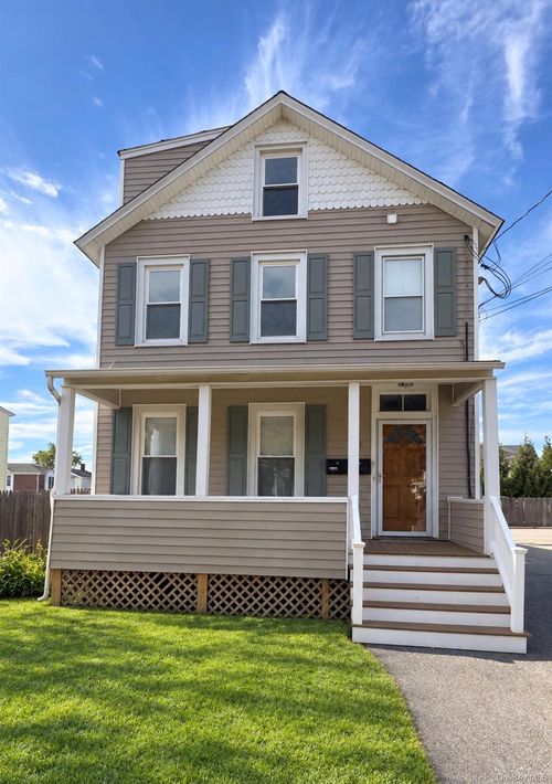 10 Colt Ave, Babylon, NY, 11702-2236 | Card Image