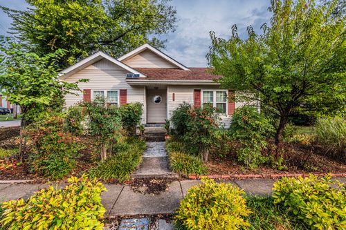 1321 Nutwood St, Bowling Green, KY, 42104-3060 | Card Image
