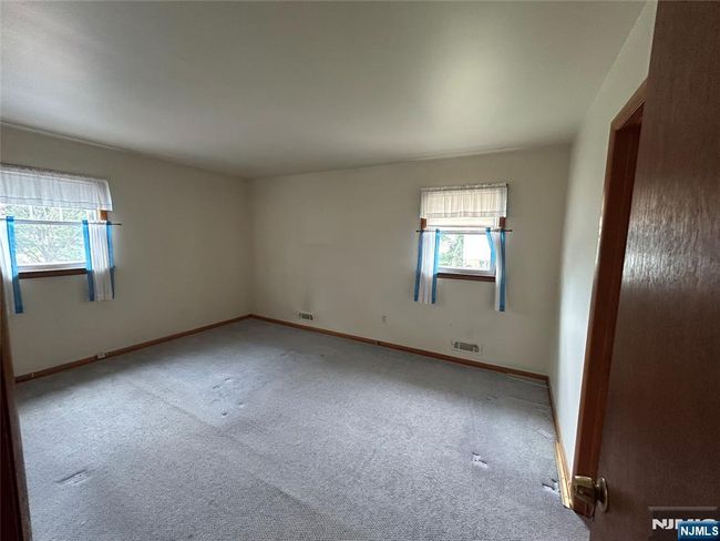 57 Standish Dr, House other with 3 bedrooms, 2 bathrooms and null parking in Clifton NJ | Image 11