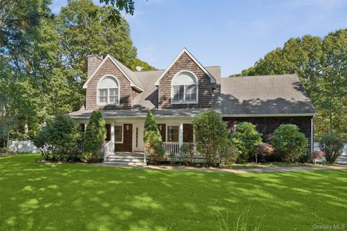 4 Bennett Dr, East Quogue, NY, 11942-4129 | Card Image