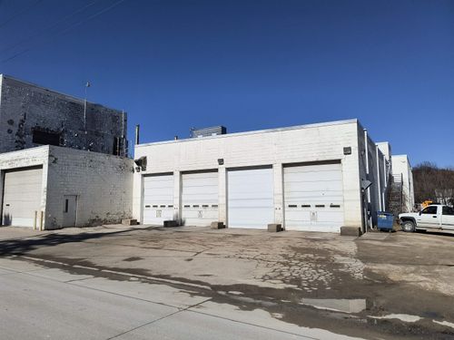 3-806 E Water St, Decorah, IA, 52101-1932 | Card Image