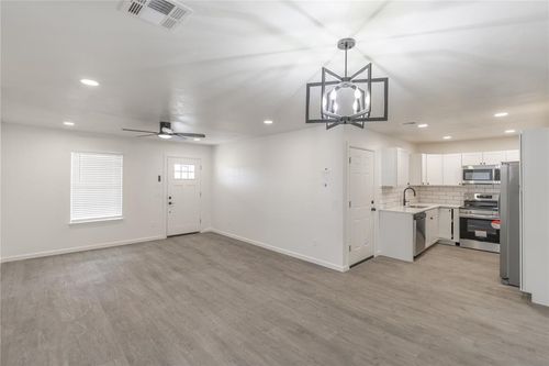 533 Parkhill Cir, Newcastle, OK, 73065-5174 | Card Image