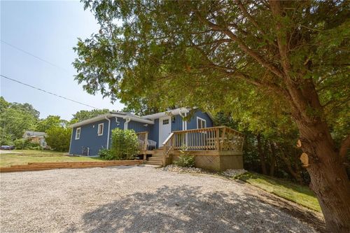 277 Charlotte St, Port Stanley, ON, N5L1A8 | Card Image