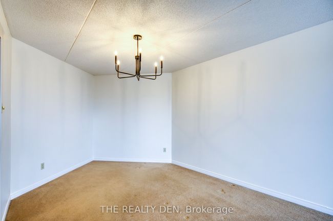 603 - 8 Christopher Crt, Condo with 2 bedrooms, 2 bathrooms and 1 parking in Guelph ON | Image 9