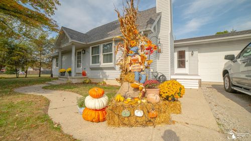 24834 West Rd, Flat Rock, MI, 48134-9241 | Card Image