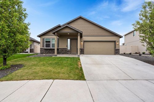 2225 W 23rd Ave, Kennewick, WA, 99337-3678 | Card Image