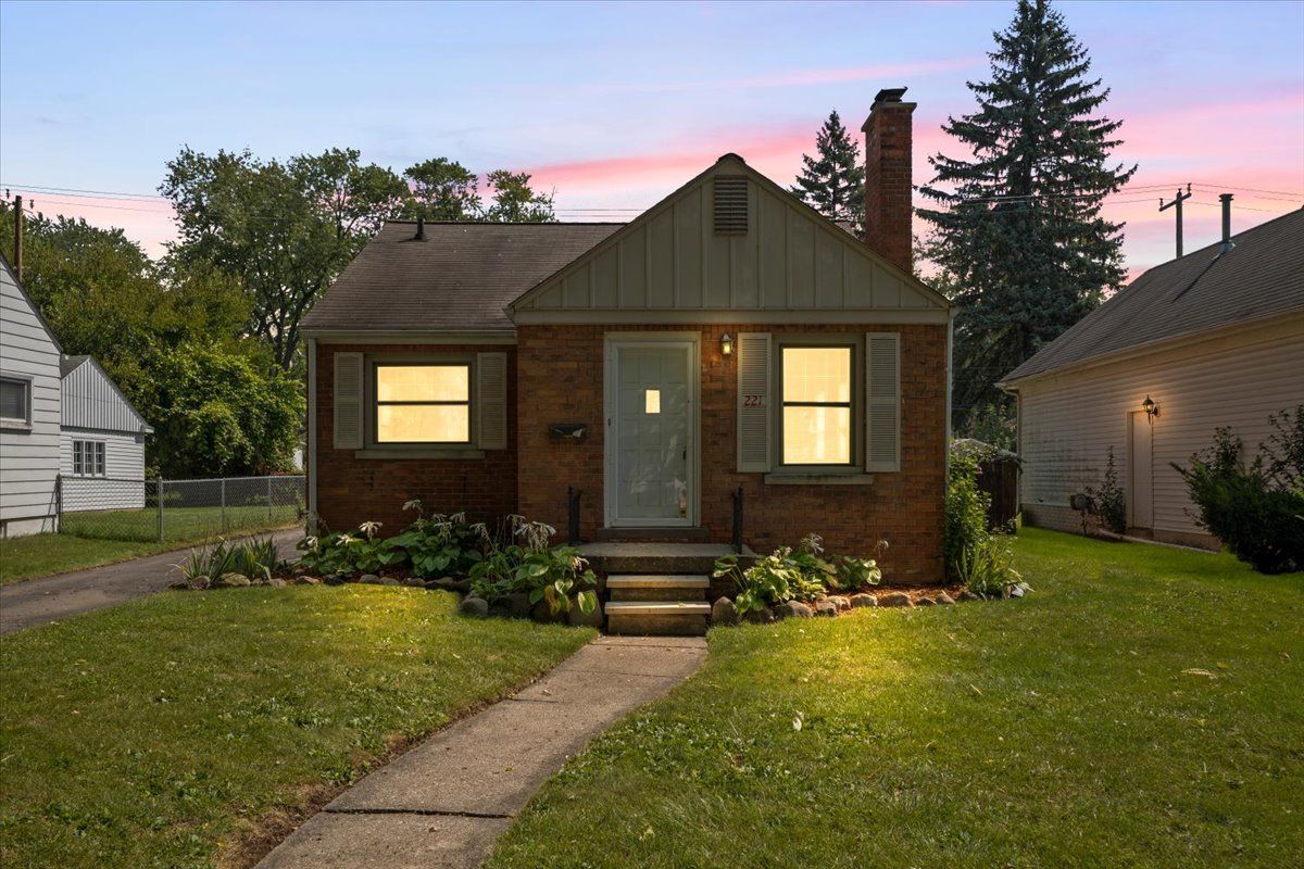 Starr Ave, Pontiac, MI 48341