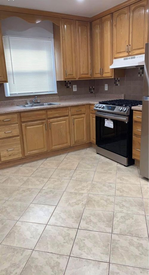 apt-3-79 Halley St, Yonkers, NY, 10704-1678 | Card Image