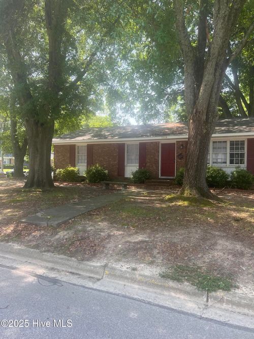 1308 E 1st St, Greenville, NC, 27858-2101 | Card Image