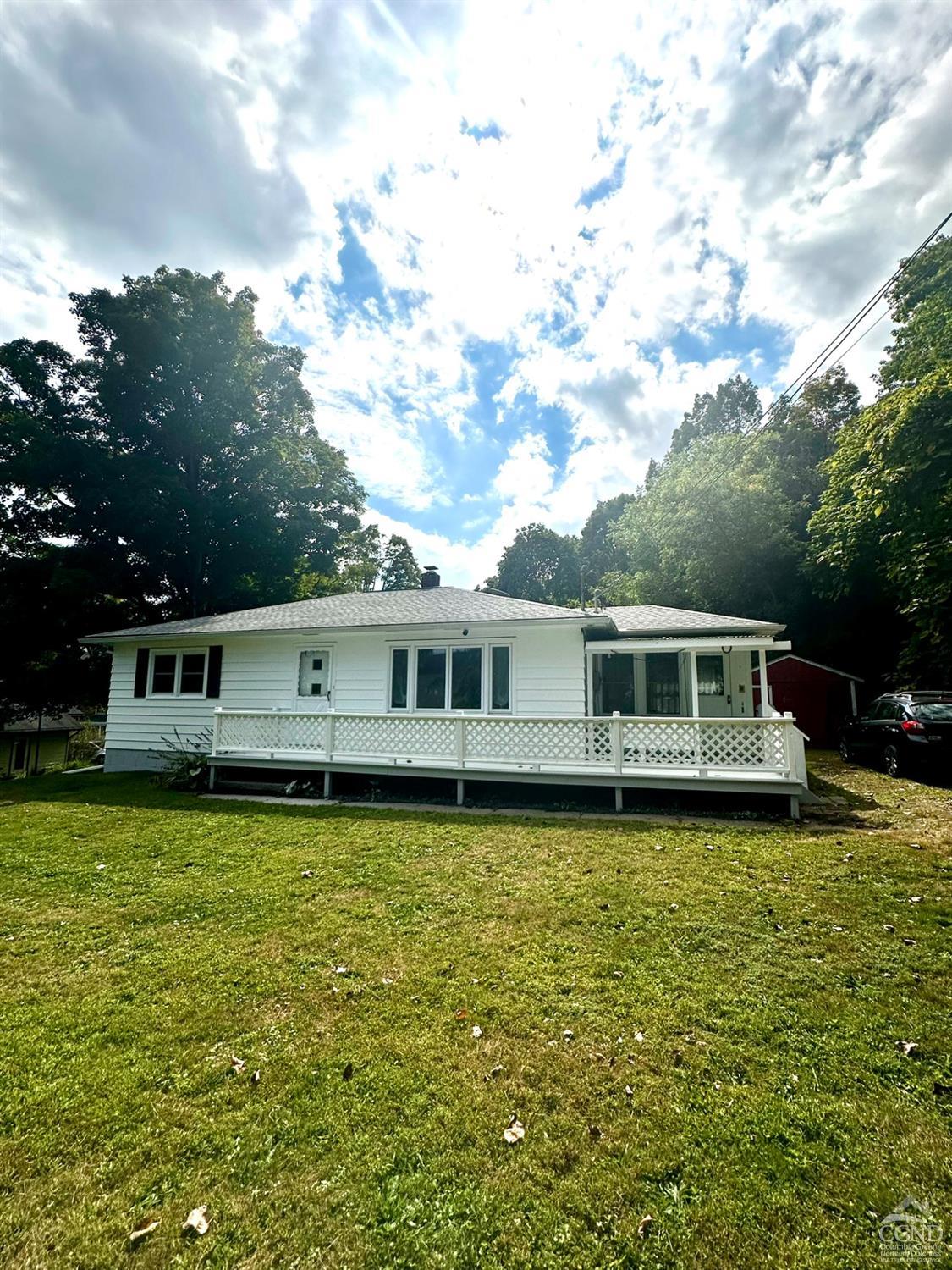 Goodrich St, Athens, NY 12015