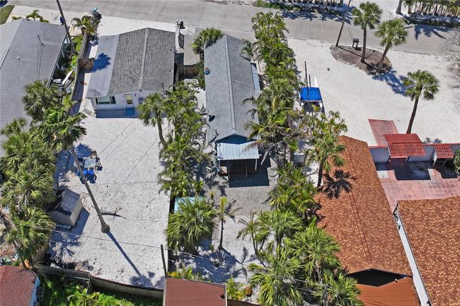 13123 4 Th St E, House other with 2 bedrooms, 1 bathrooms and null parking in Madeira Beach FL | Image 8