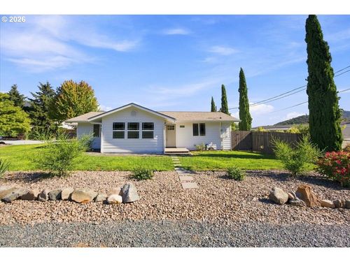 221 Briggs Dr, Myrtle Creek, OR, 97457-9496 | Card Image