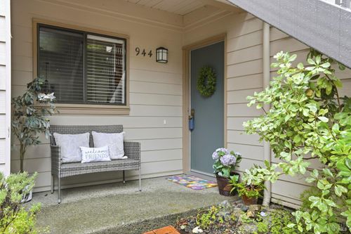 944 Via Casitas None, Greenbrae, CA, 94904 | Card Image