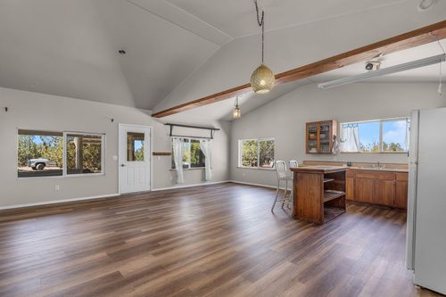 1088 Se Acacia Ln, Prineville, OR, 97754-9647 | Card Image