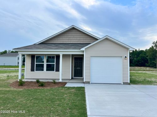 121 Trotline St, Grifton, NC, 28530-5600 | Card Image