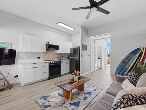 apt-201-1020 Green St, Honolulu, HI, 96822-3688 | Card Image