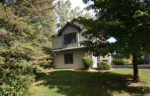 5700 Willow Trl, Shoreview, MN, 55126-4782 | Card Image