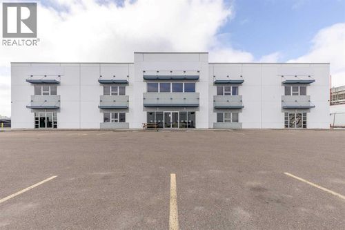 565 41 St N, Lethbridge, AB, T1H7B6 | Card Image